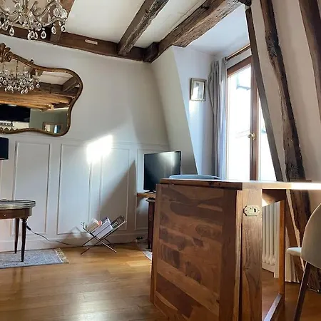 Duplex With Panoramic Views Over Париж